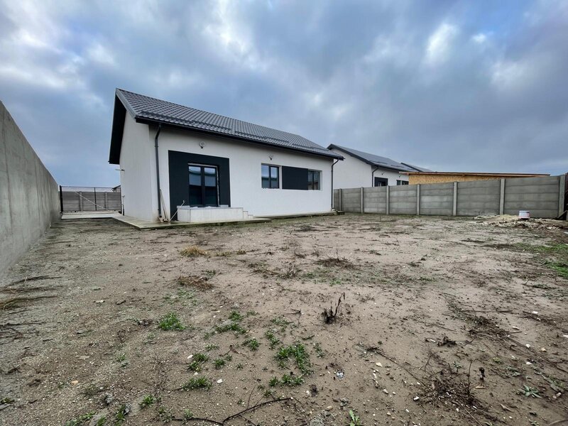 Domnesti strada Salciei Parter Mansardat - toate utilitatile 3 dorm