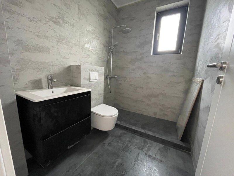 Domnesti strada Salciei Parter Mansardat - toate utilitatile 3 dorm